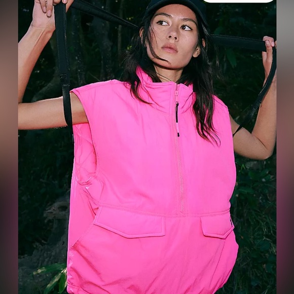 Off the Bleachers Vest🌸💕🌸💕🌸💕 - Picture 4 of 5